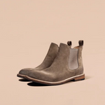 M25011 スエードチェルシーブーツ (Suede Chelsea Boots)(ベージュ色)Vibram®