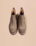 M25011 スエードチェルシーブーツ (Suede Chelsea Boots)(ベージュ色)Vibram®