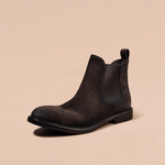 M25011 スエードチェルシーブーツ (Suede Chelsea Boots)(ブラウン) Vibram®