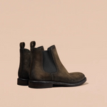 M25011 スエードチェルシーブーツ (Suede Chelsea Boots)(カーキ) Vibram®