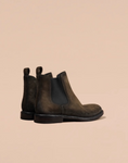 M25011 スエードチェルシーブーツ (Suede Chelsea Boots)(カーキ) Vibram®